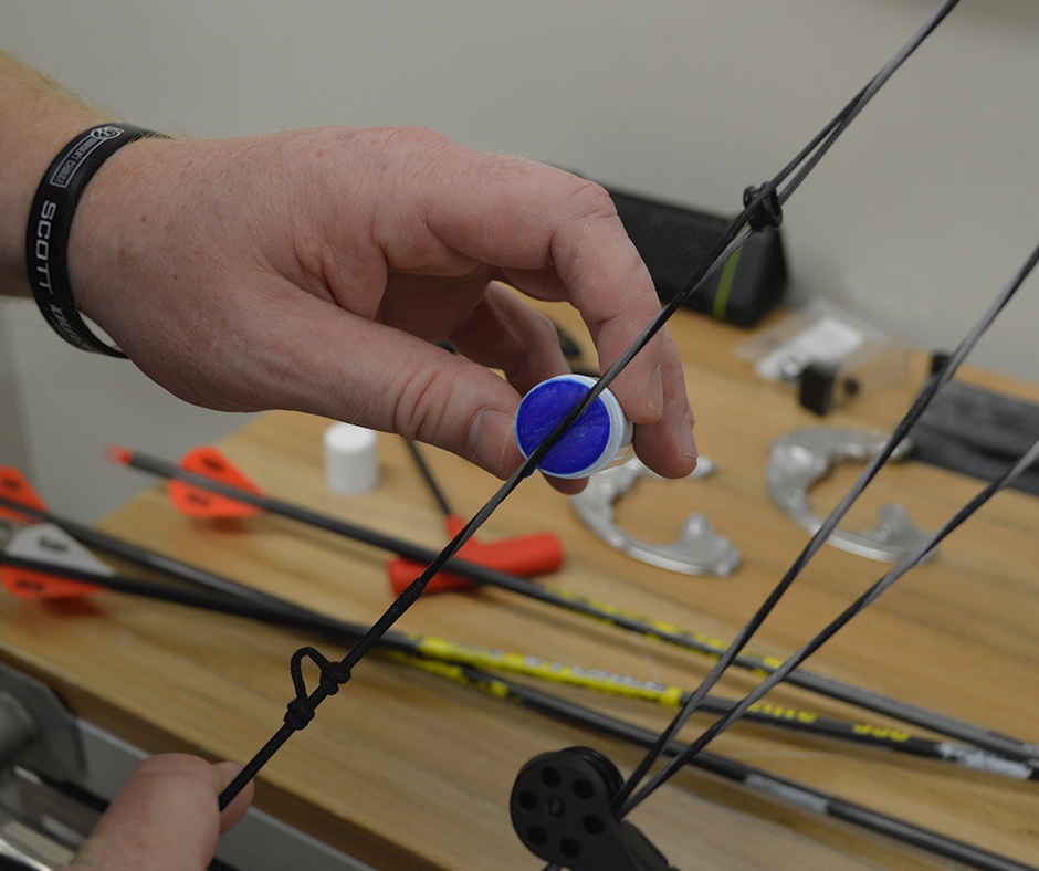 Pro Tip Waxing Bowstrings